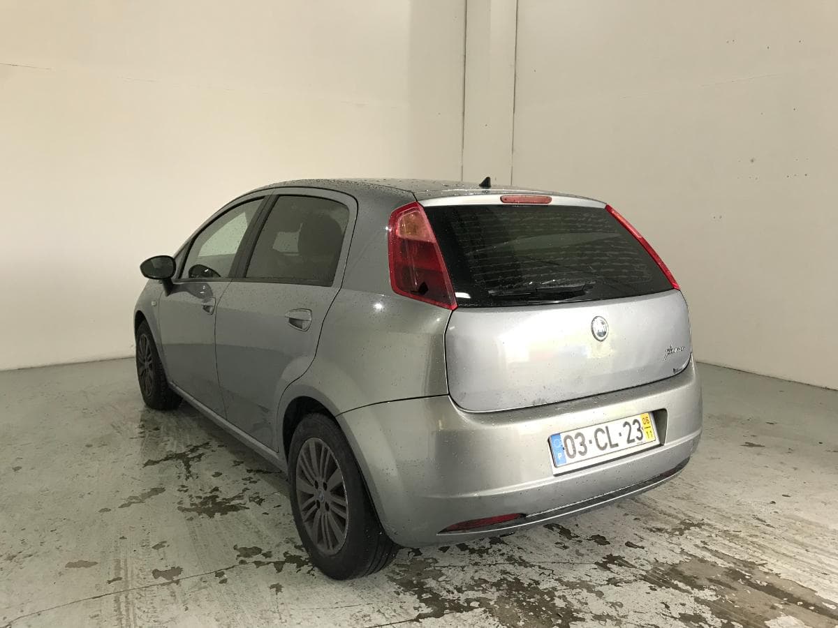Fiat Punto 1.3D · Ano 2006 — image 6