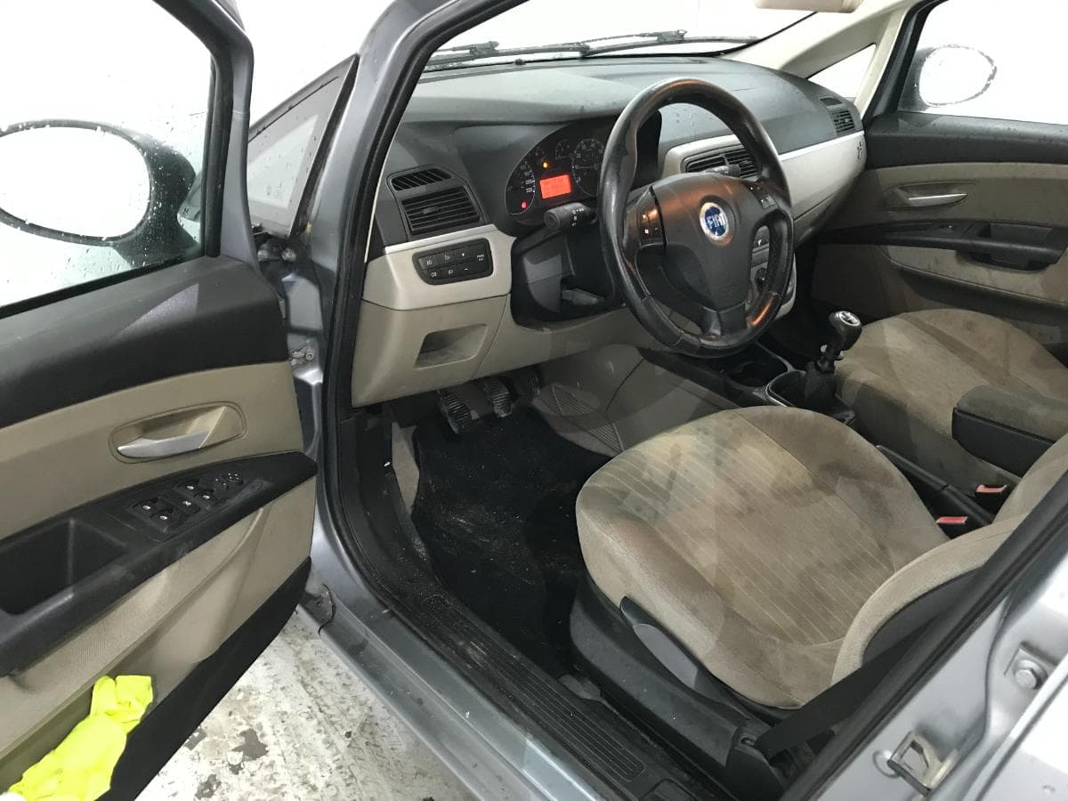 Fiat Punto 1.3D · Ano 2006 — image 15