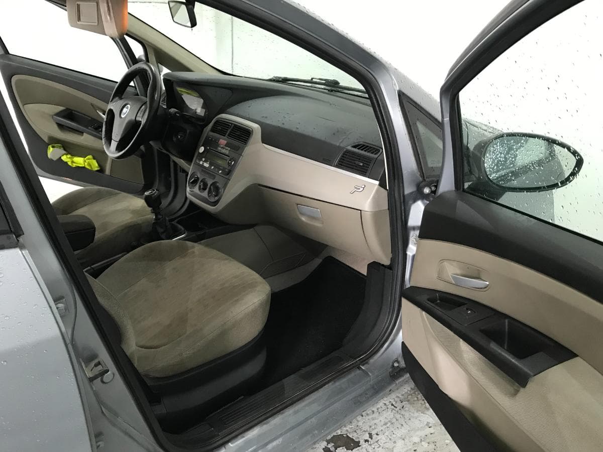 Fiat Punto 1.3D · Ano 2006 — image 17