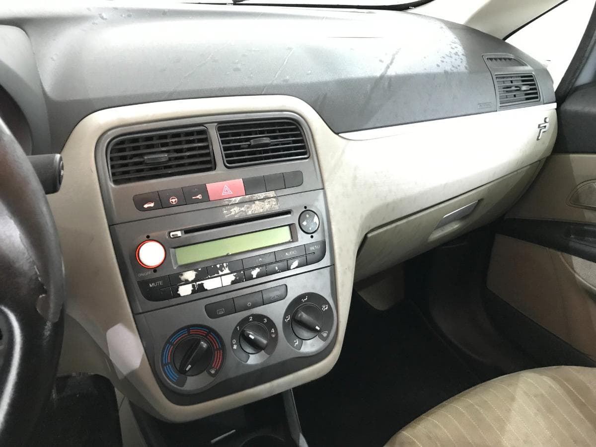 Fiat Punto 1.3D · Ano 2006 — image 31