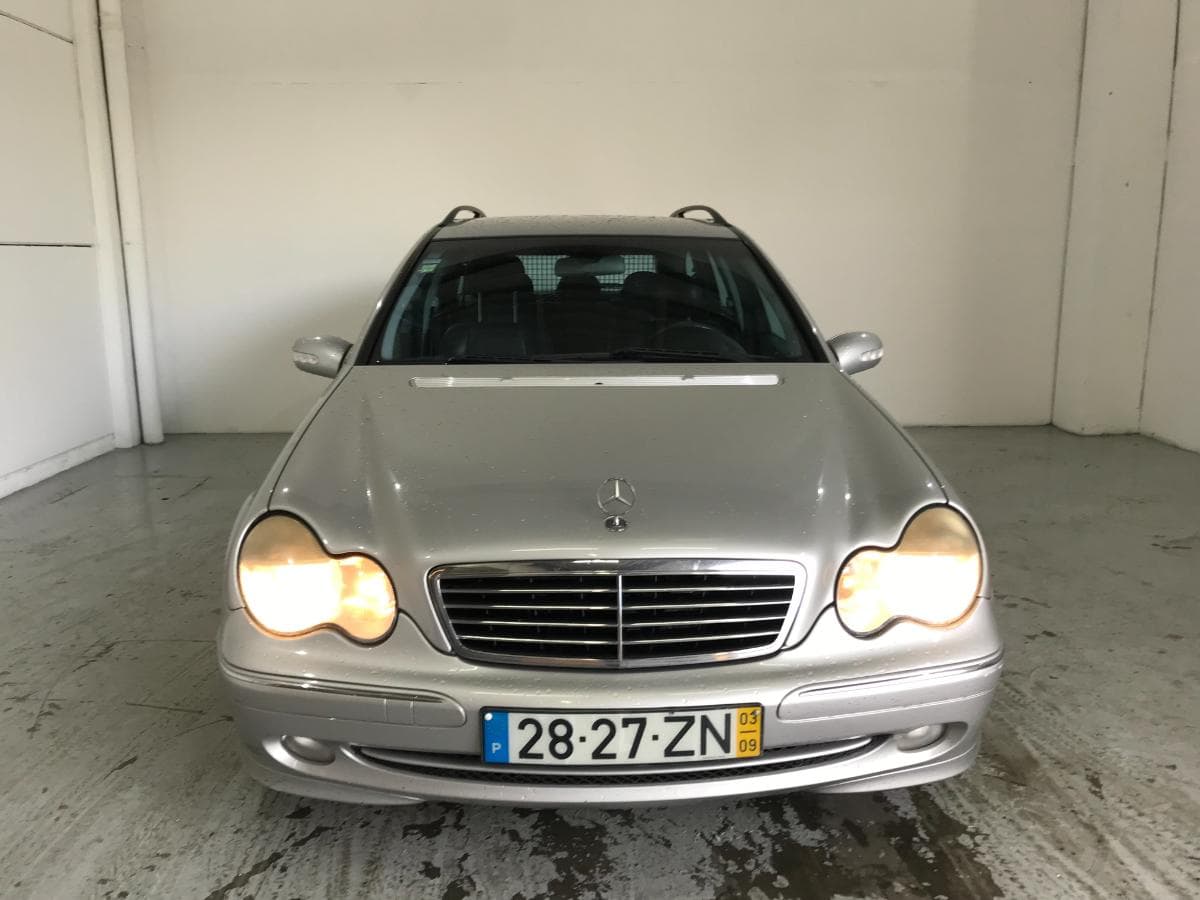 Mercedes-Benz C220 CDI 2.2 · Ano 2003 — imagen 3