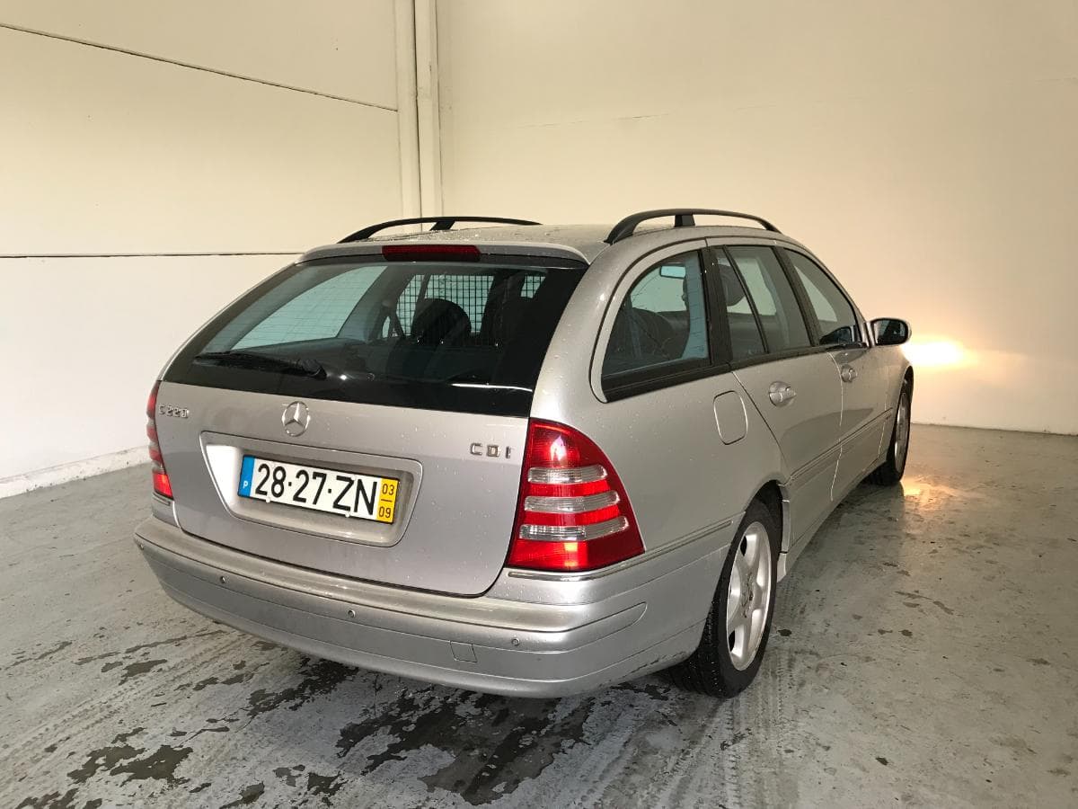 Mercedes-Benz C220 CDI 2.2 · Ano 2003 — imagen 6