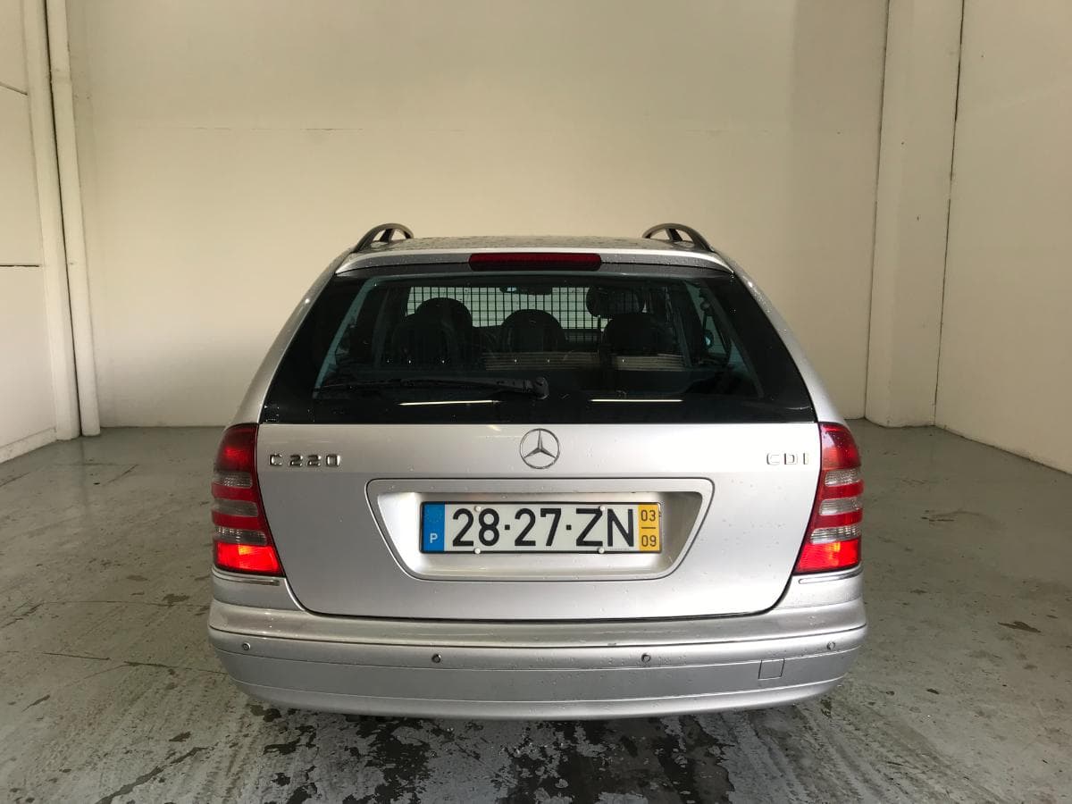 Mercedes-Benz C220 CDI 2.2 · Ano 2003 — imagen 9