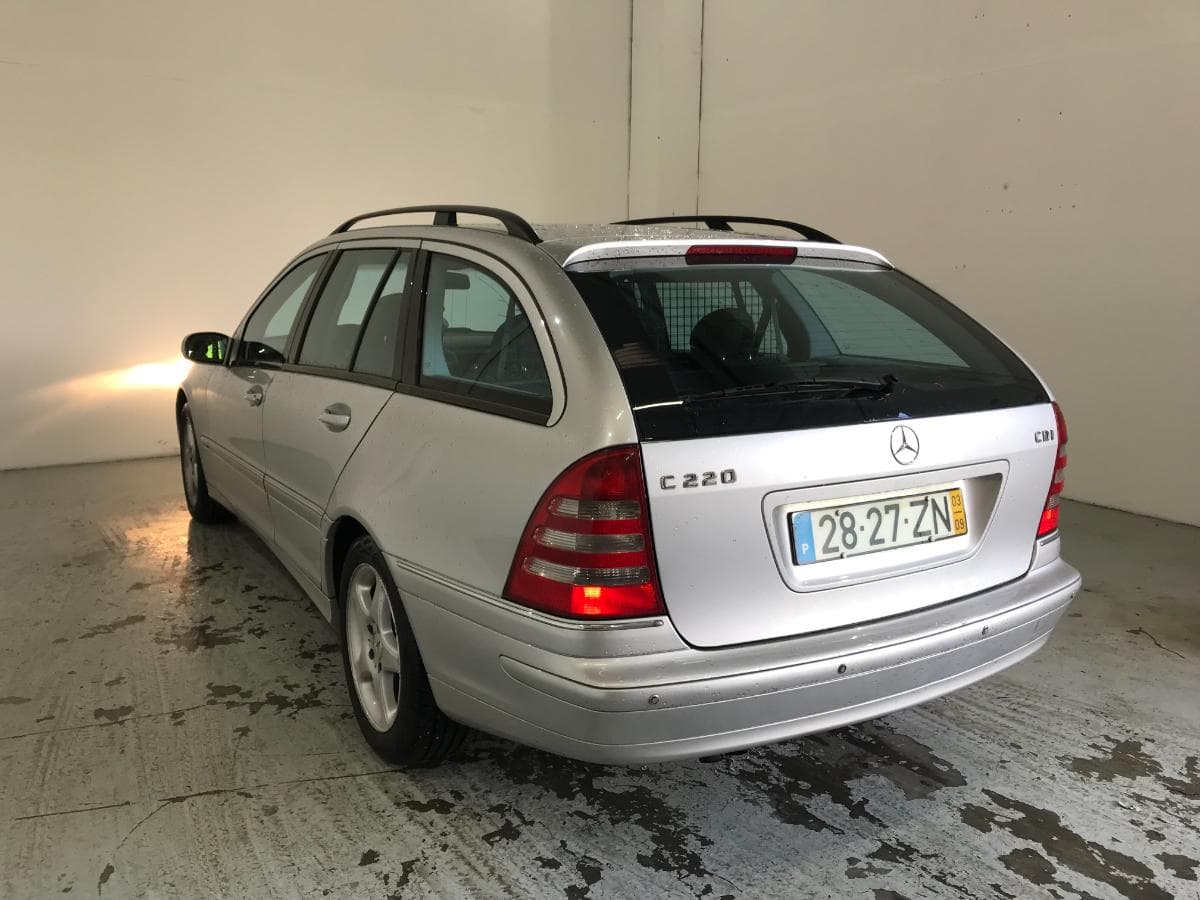 Mercedes-Benz C220 CDI 2.2 · Ano 2003 — imagen 8