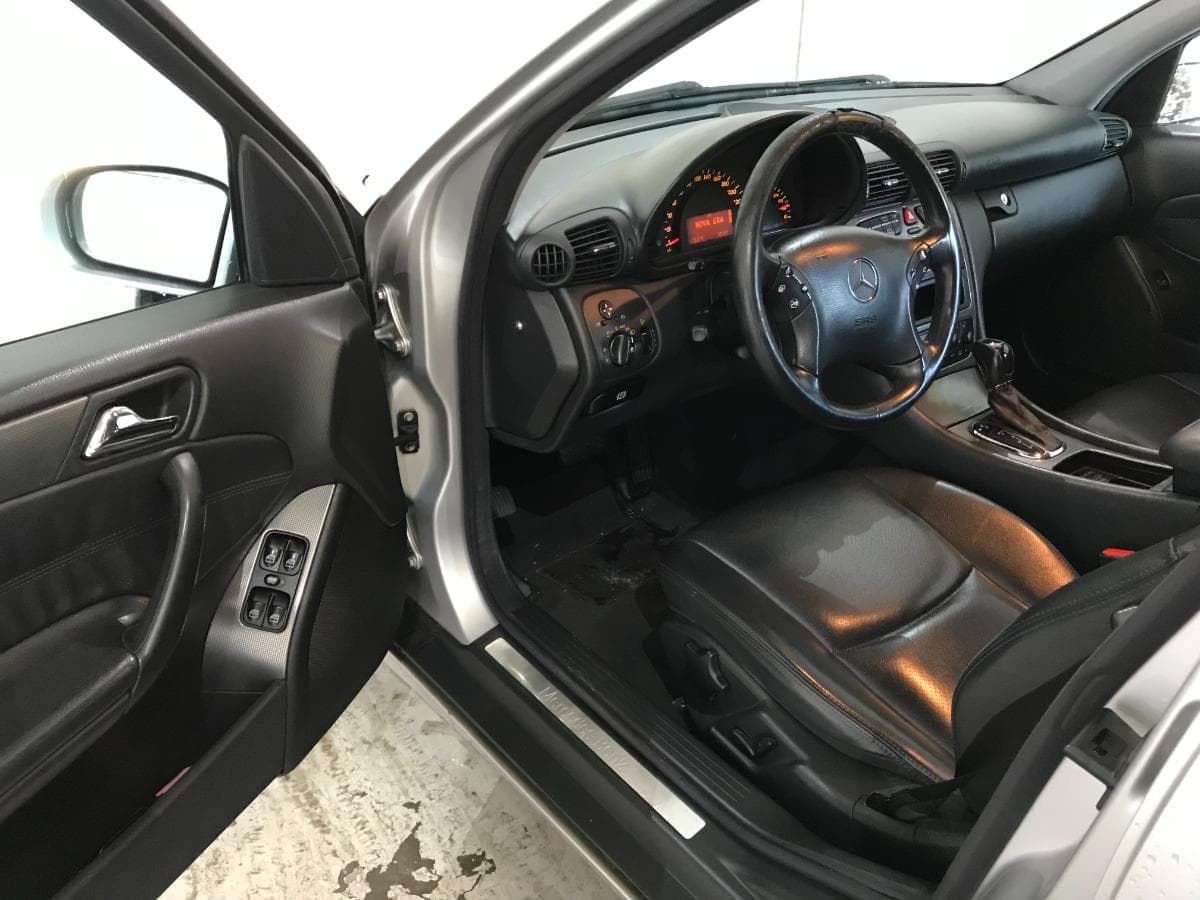 Mercedes-Benz C220 CDI 2.2 · Ano 2003 — imagen 14