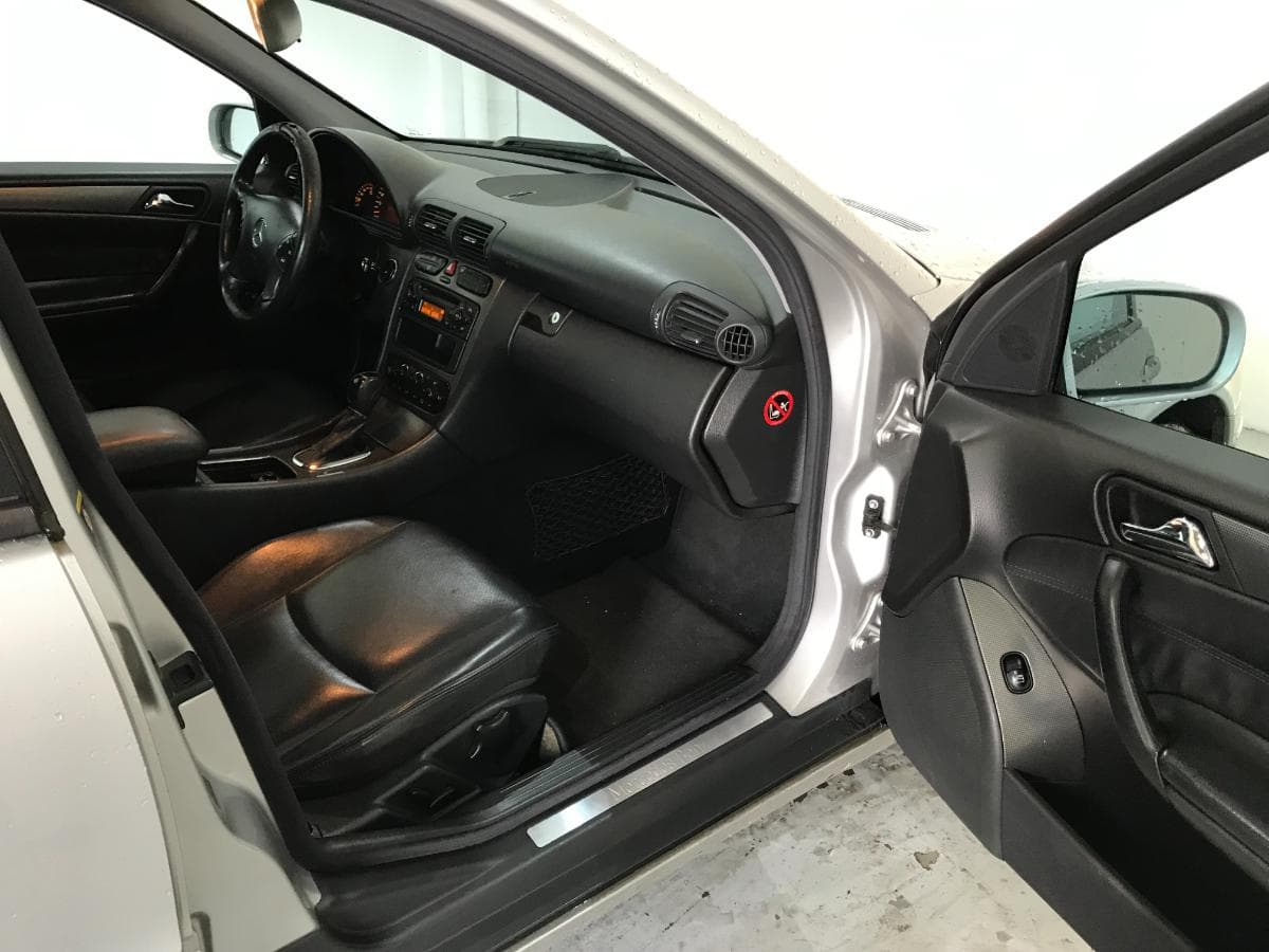 Mercedes-Benz C220 CDI 2.2 · Ano 2003 — imagen 15