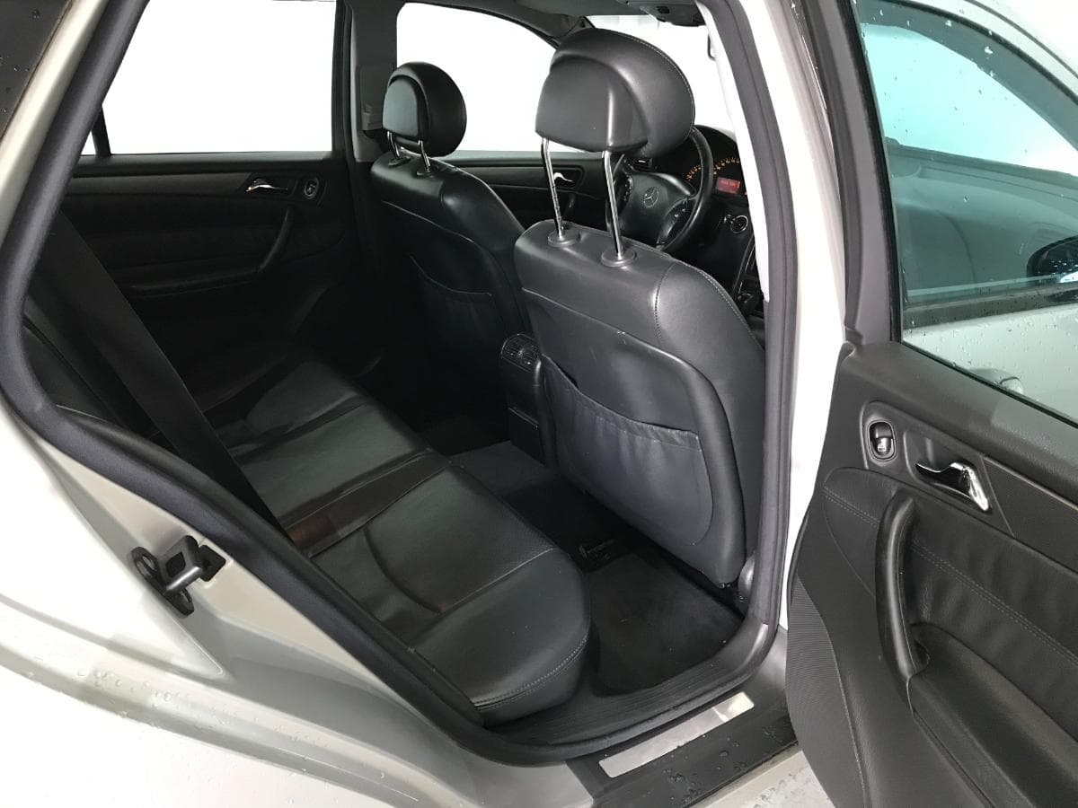 Mercedes-Benz C220 CDI 2.2 · Ano 2003 — imagen 18