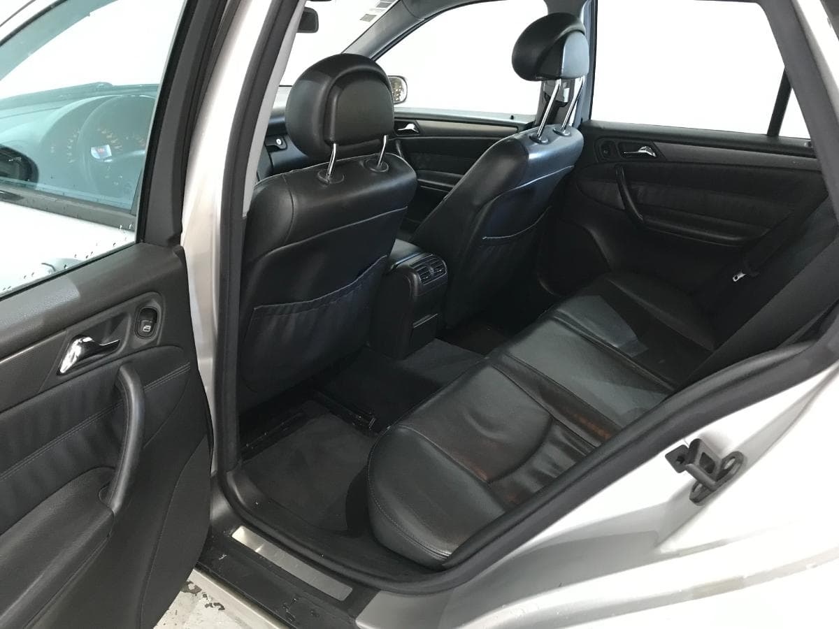 Mercedes-Benz C220 CDI 2.2 · Ano 2003 — imagen 21
