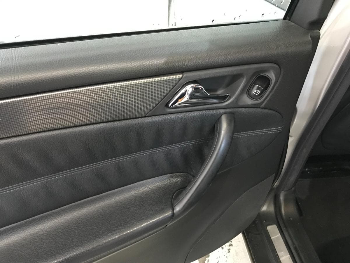 Mercedes-Benz C220 CDI 2.2 · Ano 2003 — imagen 23