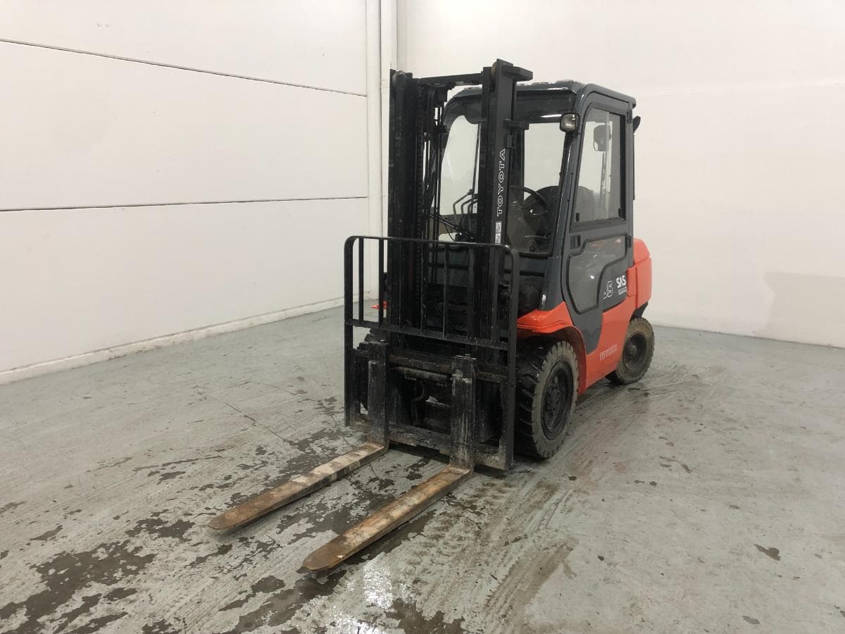 Empilhador Toyota 3000Kg · Ano 2000 — image 2