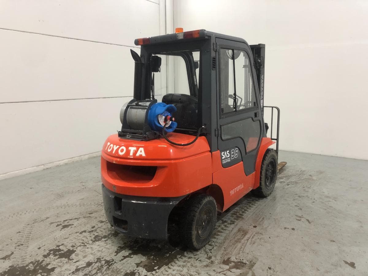 Empilhador Toyota 3000Kg · Ano 2000 — image 6