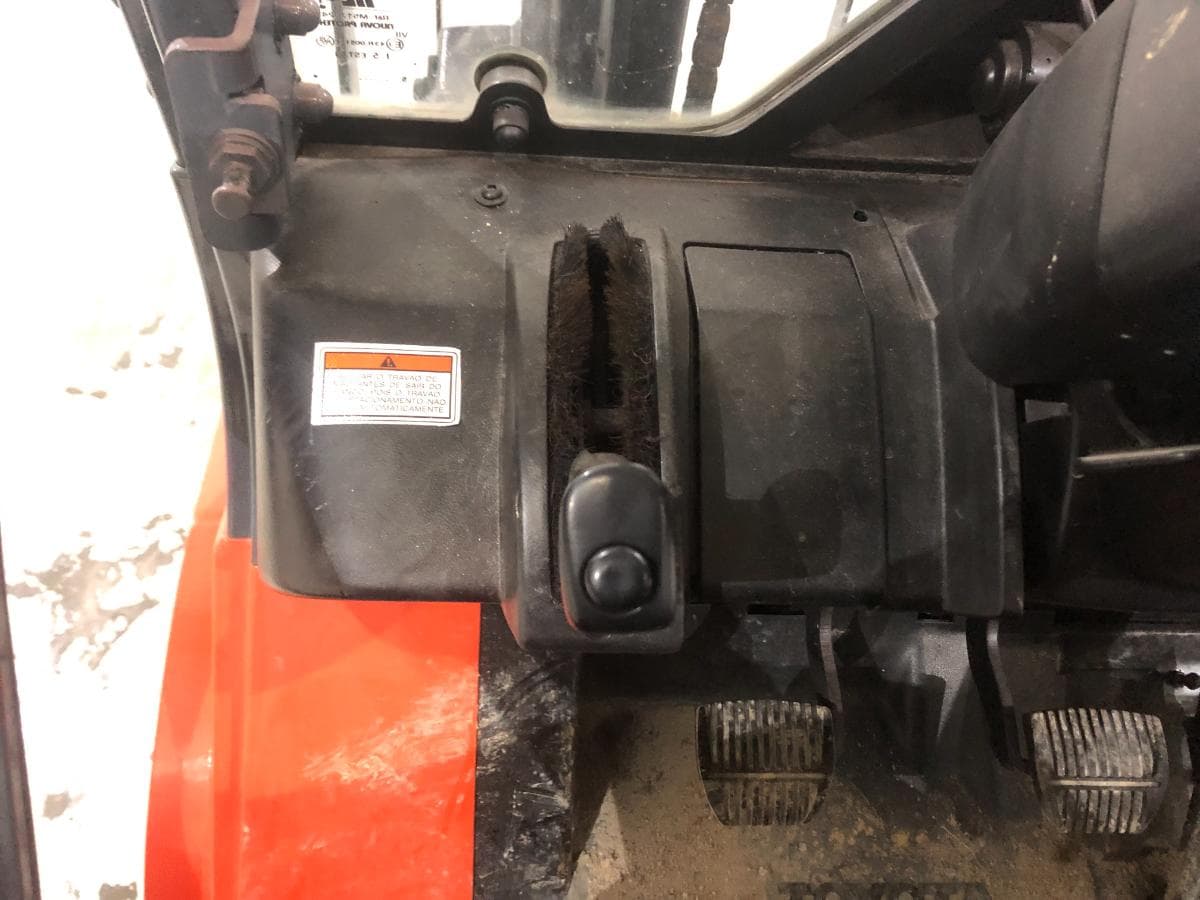Empilhador Toyota 3000Kg · Ano 2000 — image 16