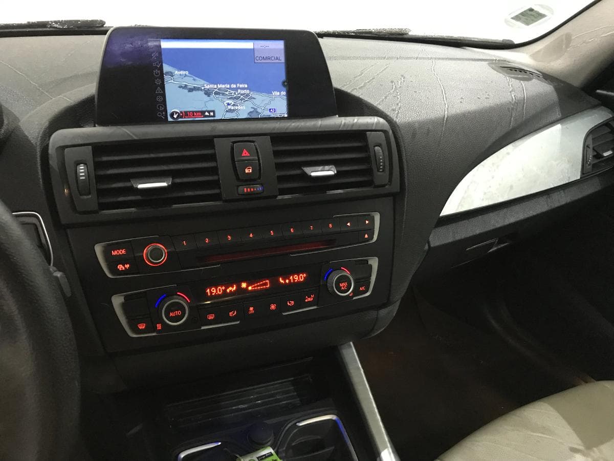 BMW 116D 1.6 · Ano 2013 — imagen 33
