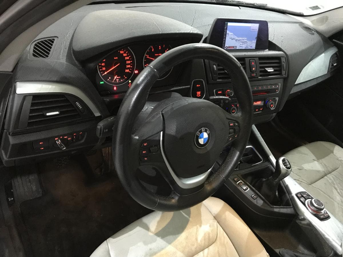 BMW 116D 1.6 · Ano 2013 — imagen 32