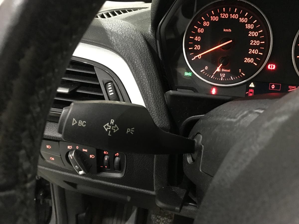 BMW 116D 1.6 · Ano 2013 — imagen 40