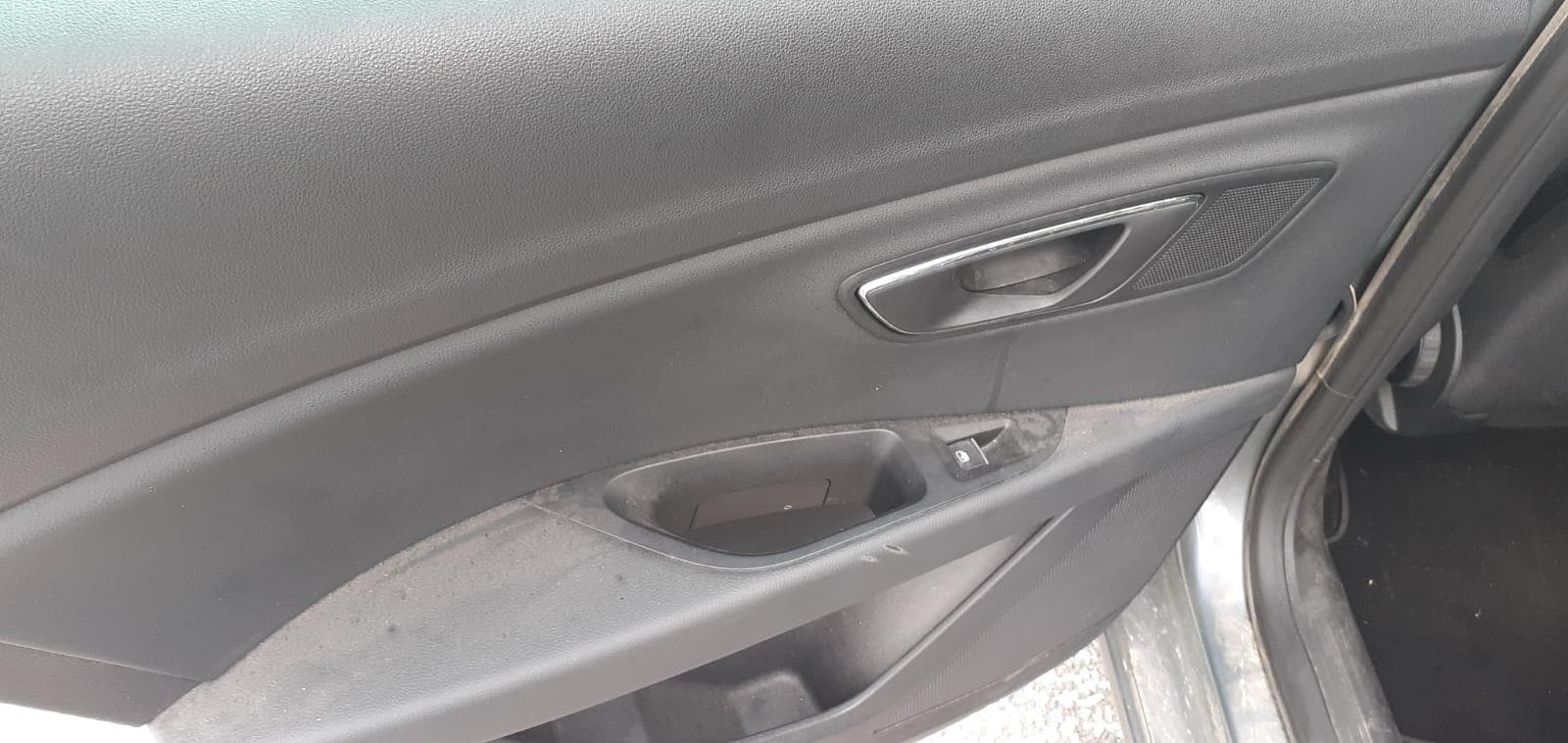 Seat Leon 2.0 TDI · Ano 2015 — imagem 17
