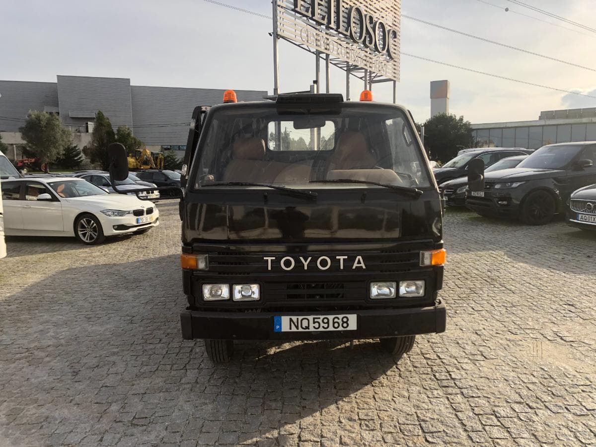 Reboque Toyota Dyna 250 · Ano 1990 — imagem 3