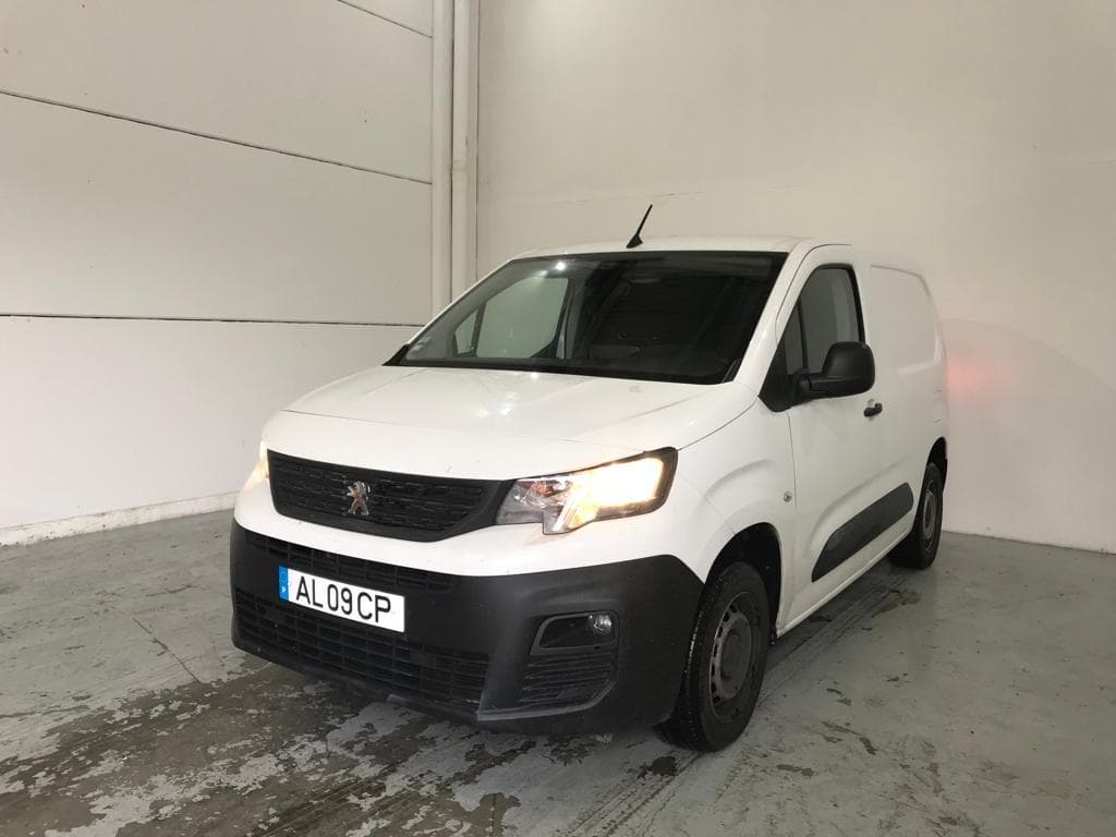 Peugeot Partner 1.5 HDI · Ano 2021 — imagen 2