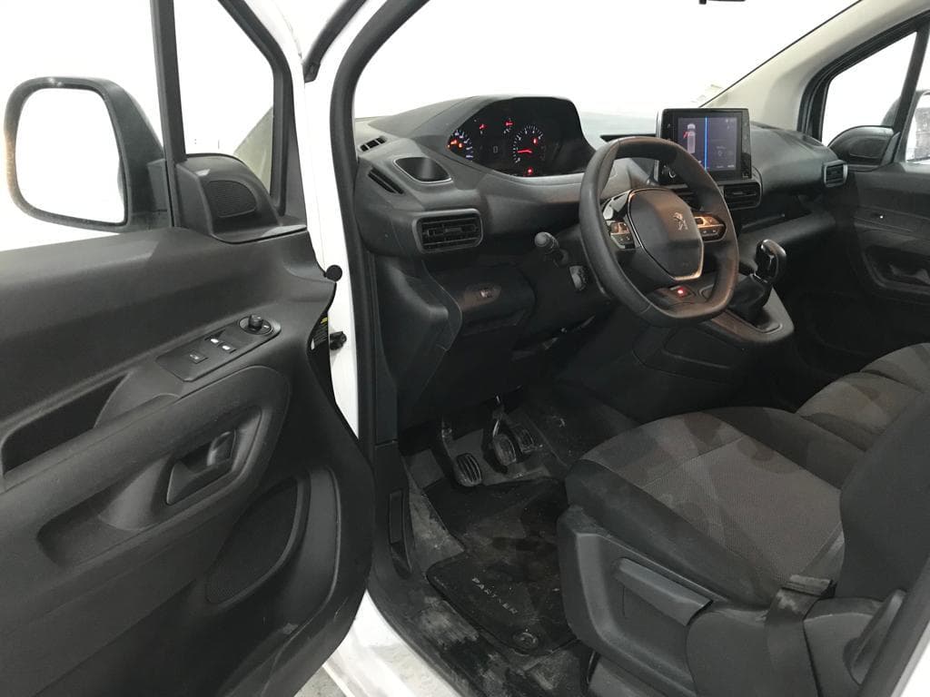 Peugeot Partner 1.5 HDI · Ano 2021 — imagen 17