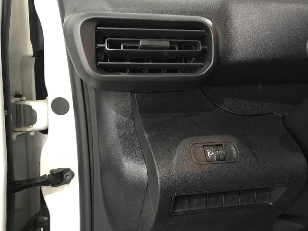 Peugeot Partner 1.5 HDI · Ano 2021 — imagen 19