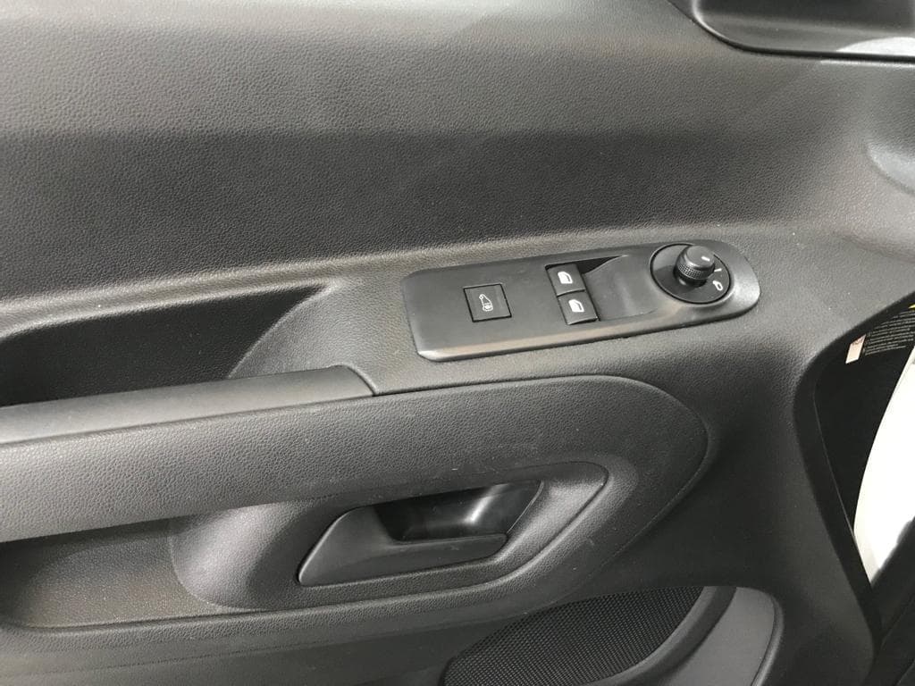 Peugeot Partner 1.5 HDI · Ano 2021 — imagen 24
