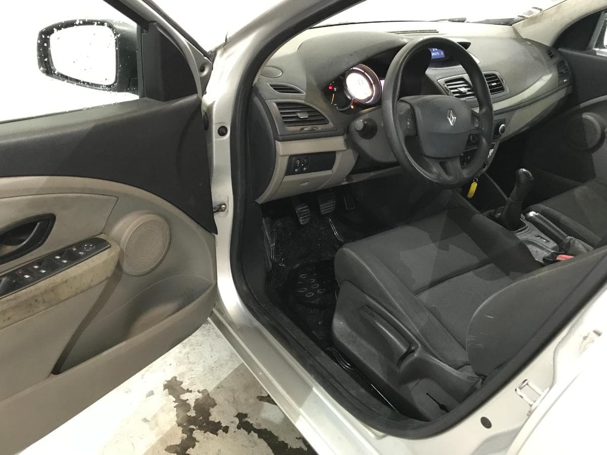 Renault Mégane 1.5DCI · Ano 2011 — imagen 19