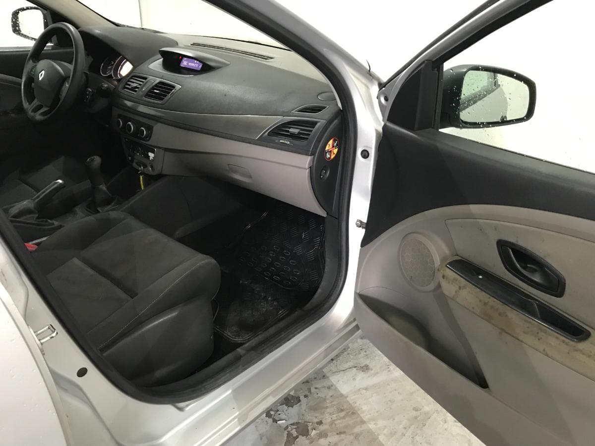 Renault Mégane 1.5DCI · Ano 2011 — imagen 27