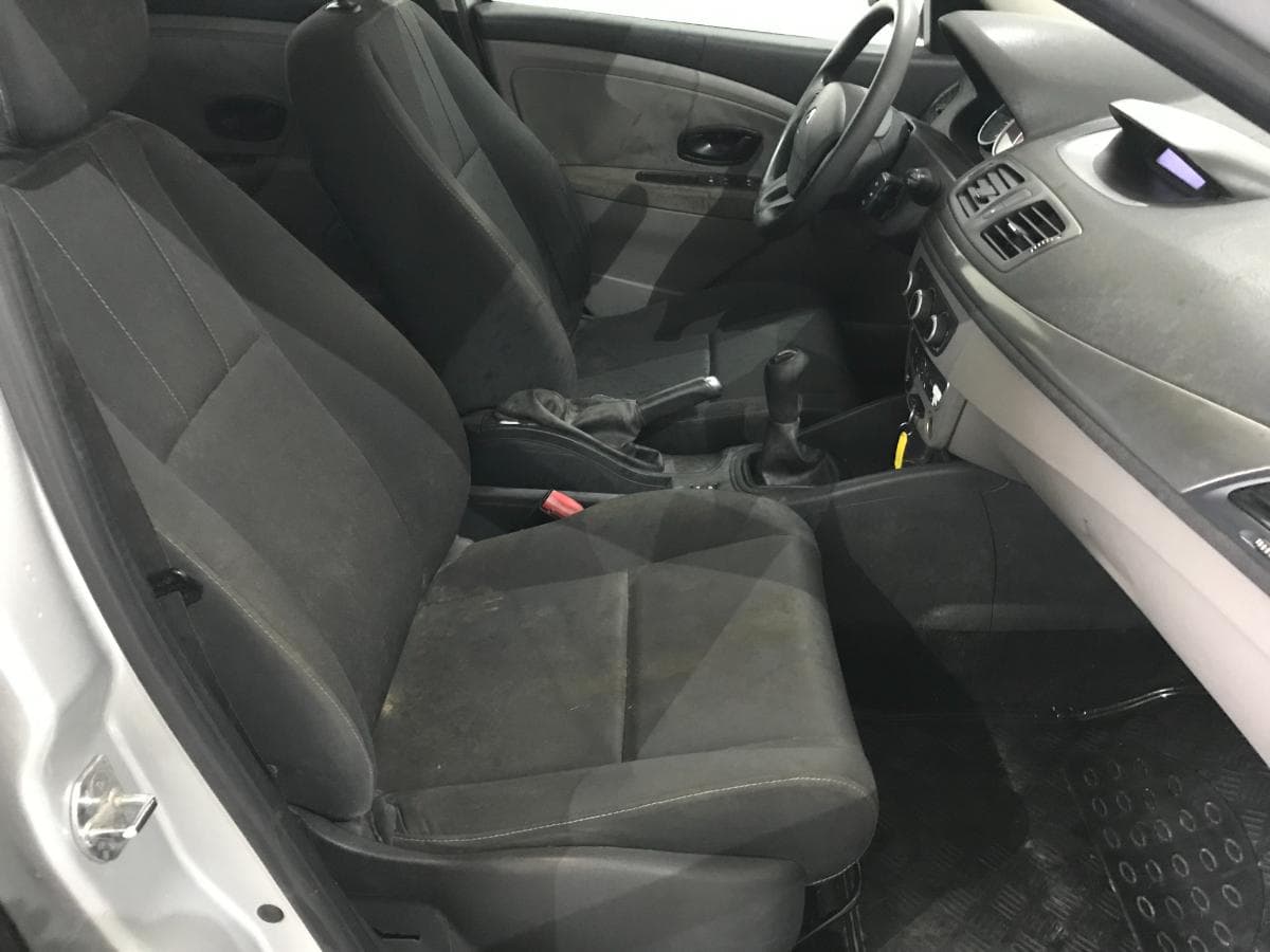 Renault Mégane 1.5DCI · Ano 2011 — imagen 29
