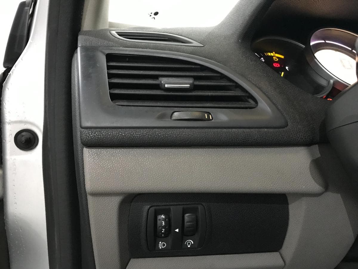 Renault Mégane 1.5DCI · Ano 2011 — imagen 36