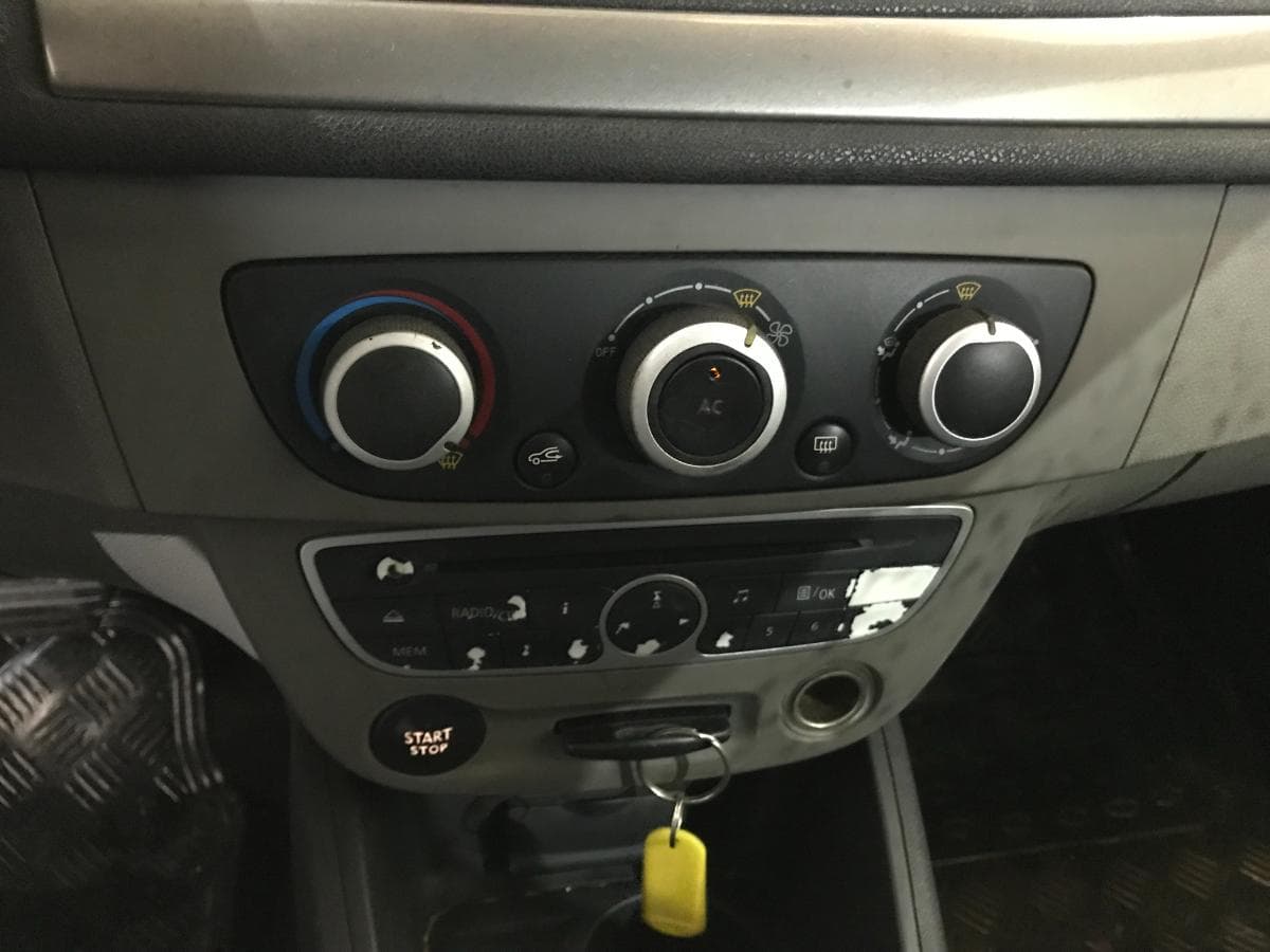 Renault Mégane 1.5DCI · Ano 2011 — imagen 40