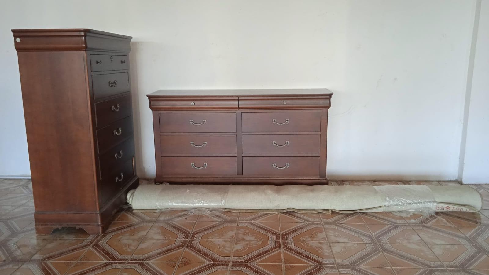 Home furniture · — image 1