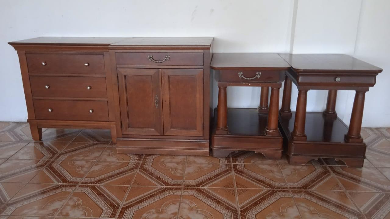 Mobilier de maison · — image 1