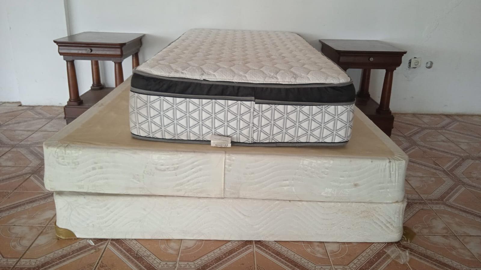 Mobiliário de lar · — image 1