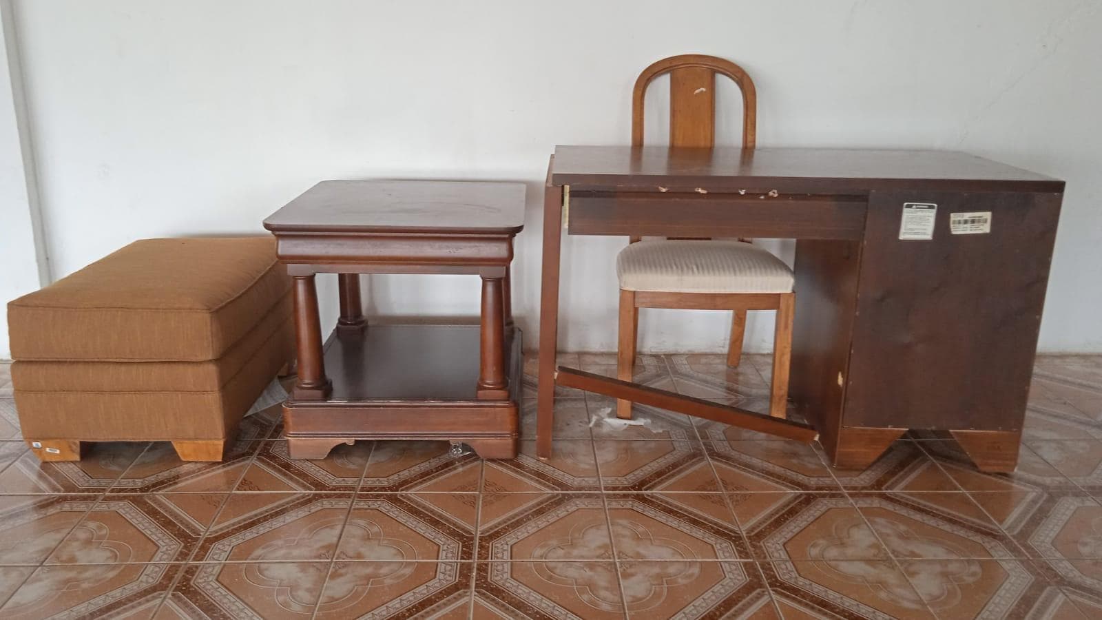 Mobilier de maison · — image 1