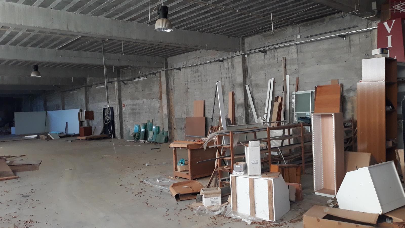 Armazéns + Lote para Construção + Terrenos · Ourém — imagem 19
