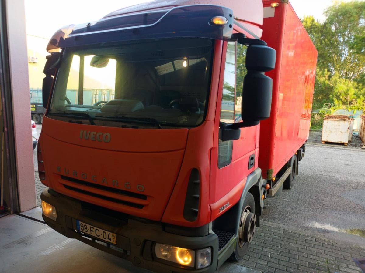 Iveco Eurocargo 75E16 · Ano 2008 — imagem 1