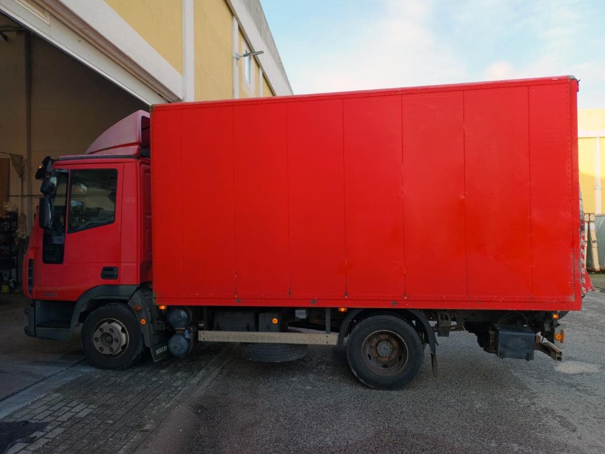Iveco Eurocargo 75E16 · Ano 2008 — imagem 6