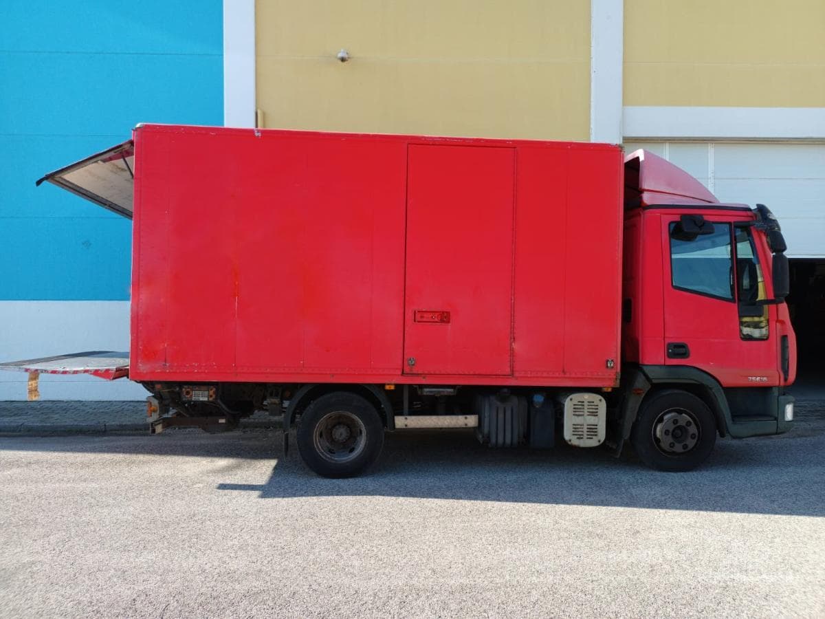 Iveco Eurocargo 75E16 · Ano 2008 — imagem 8
