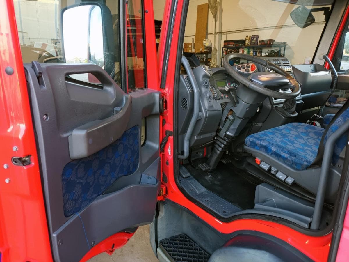 Iveco Eurocargo 75E16 · Ano 2008 — imagem 16