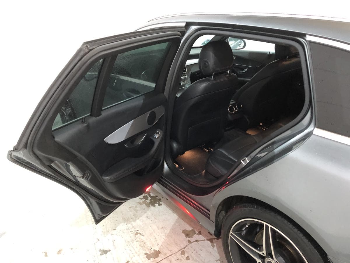 Mercedes-Benz C180D · Ano 2018 — imagem 18
