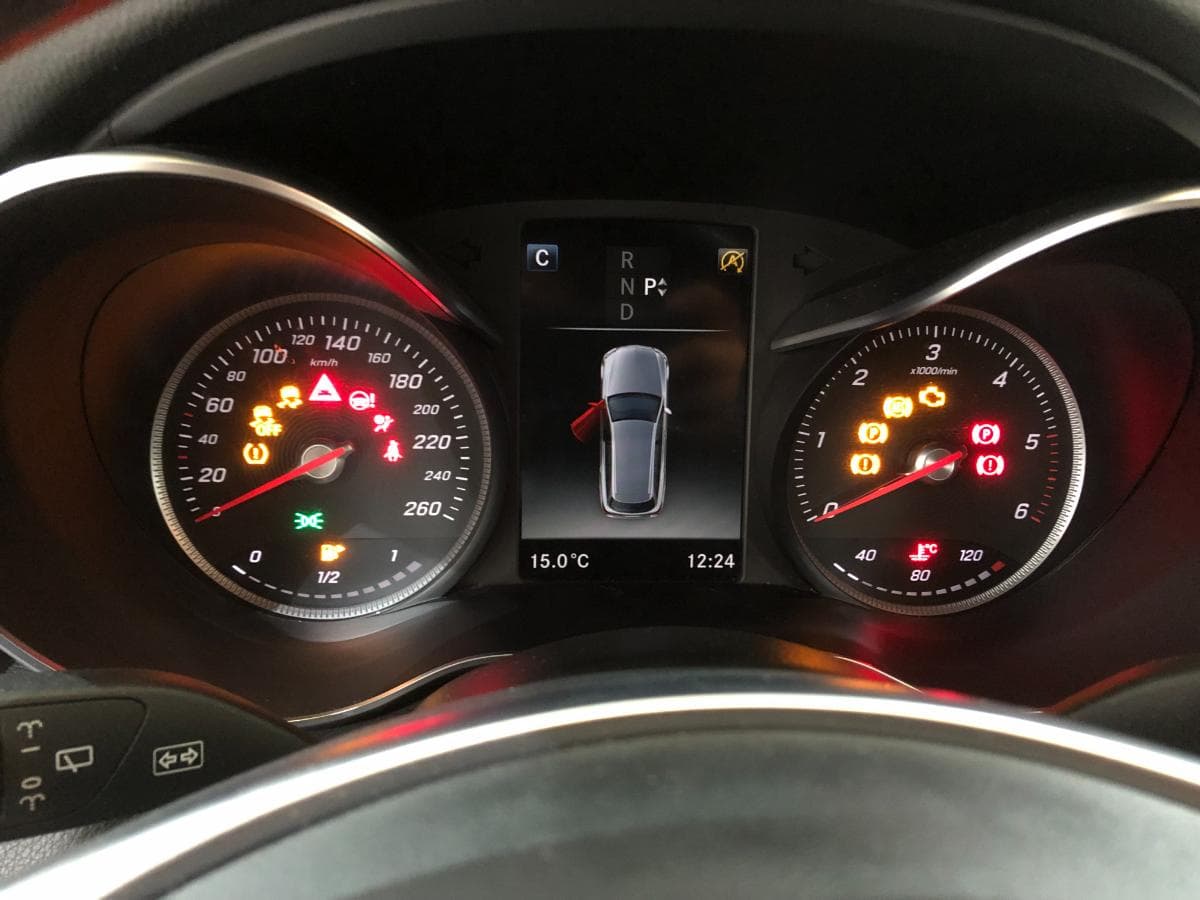 Mercedes-Benz C180D · Ano 2018 — imagem 21