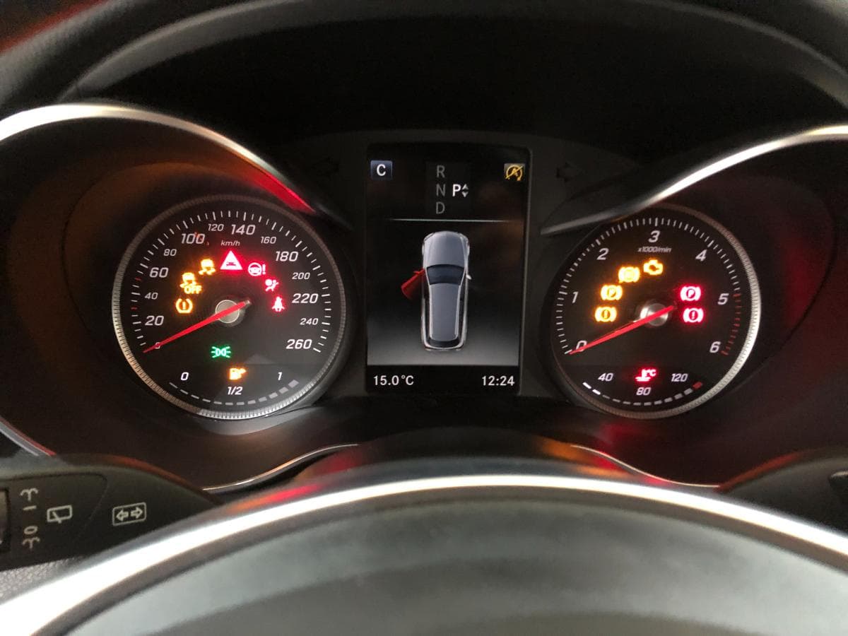 Mercedes-Benz C180D · Ano 2018 — imagem 22