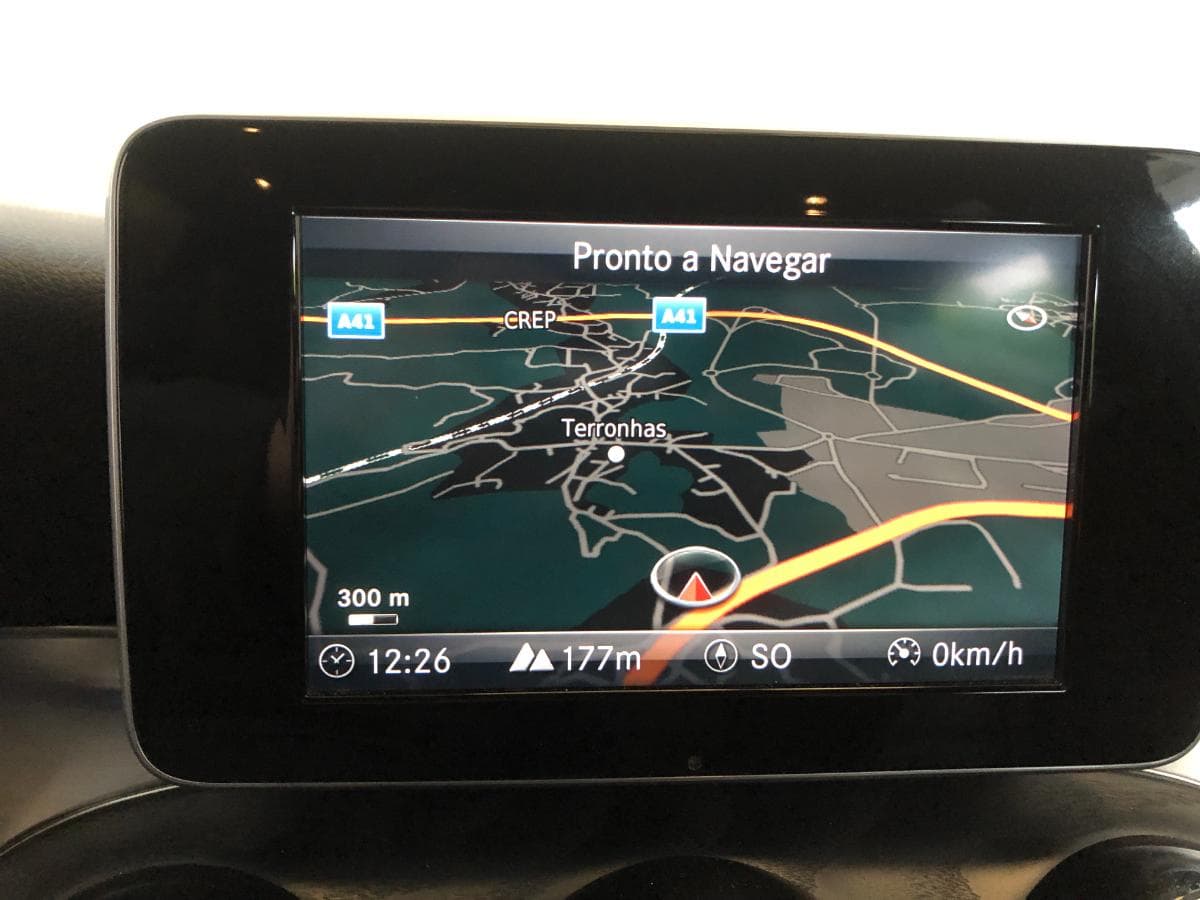 Mercedes-Benz C180D · Ano 2018 — imagem 25
