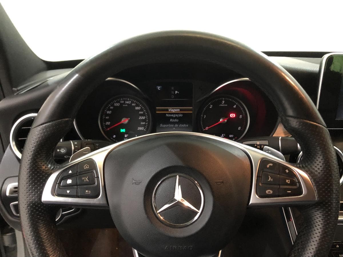 Mercedes-Benz C180D · Ano 2018 — imagem 29