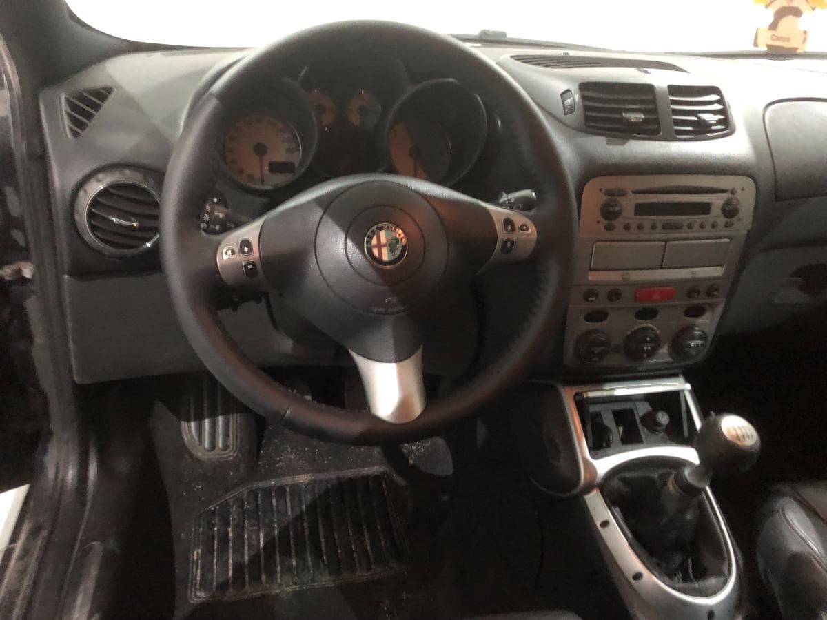 Alfa Romeo 1.9 JTD · Ano 2005 — imagem 25