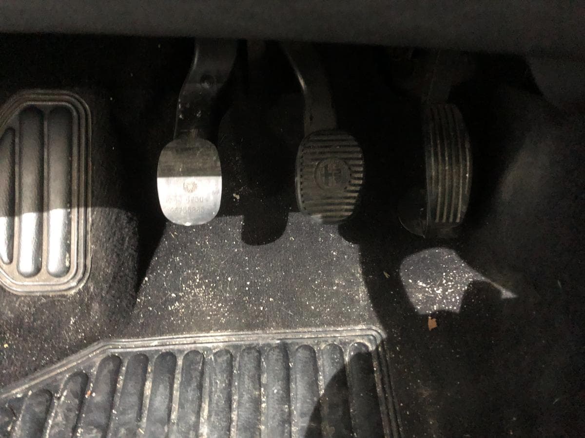 Alfa Romeo 1.9 JTD · Ano 2005 — imagem 29