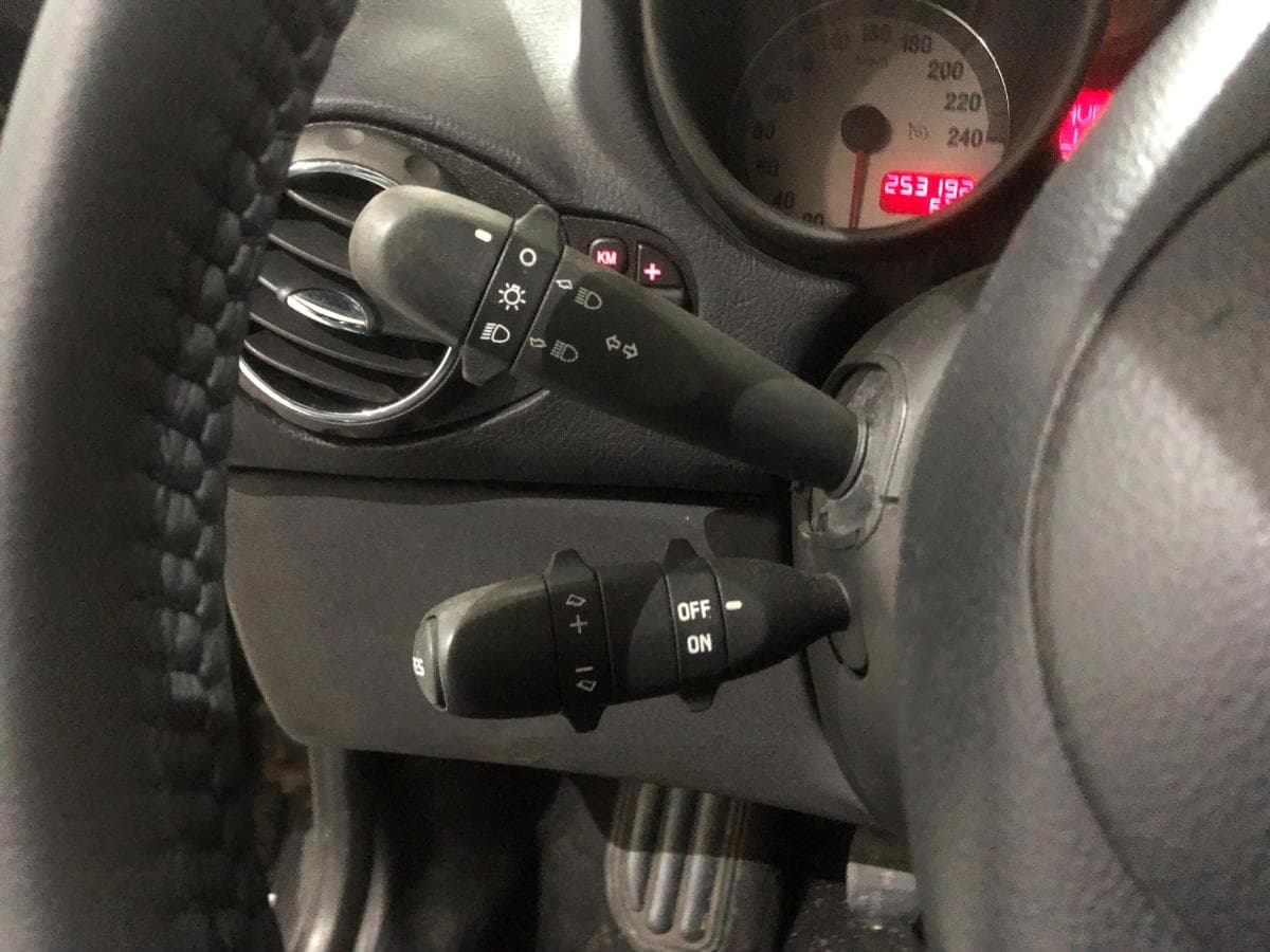 Alfa Romeo 1.9 JTD · Ano 2005 — imagem 37