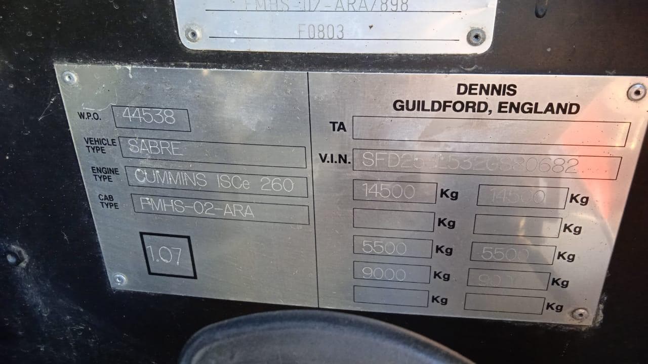 Autotanque Dennis Sabre · — image 15