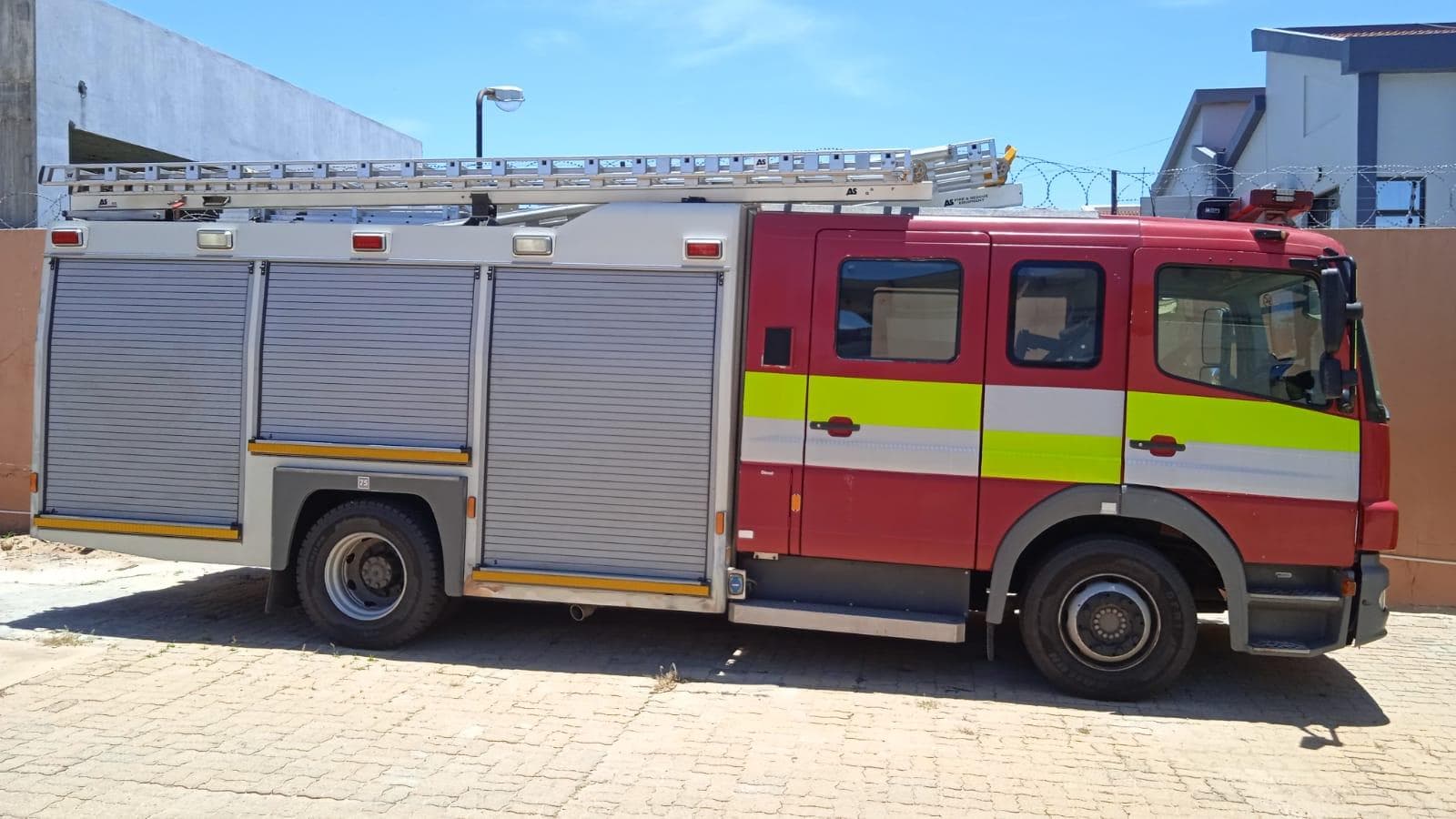 Autotanque Mercedes Benz Atego · — imagem 2