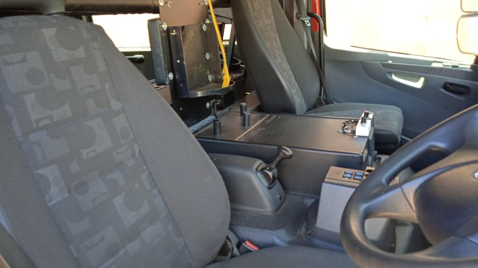 Autotanque Mercedes Benz Atego · — imagem 10